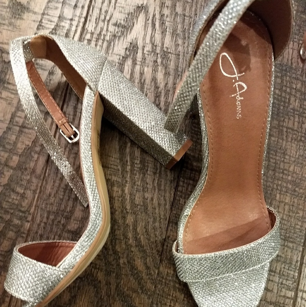Heels - Picture 3 of 3